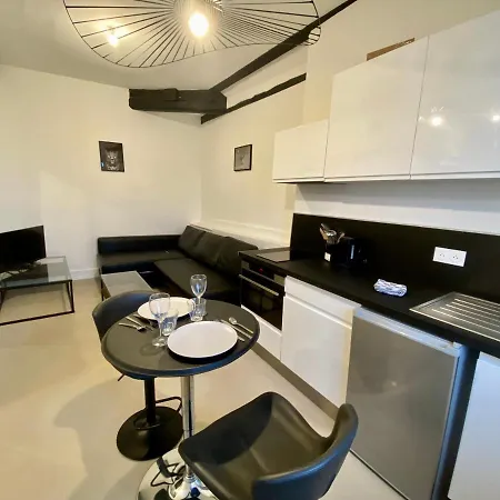 Henry I - Petit Lumineux Appartement Rouen